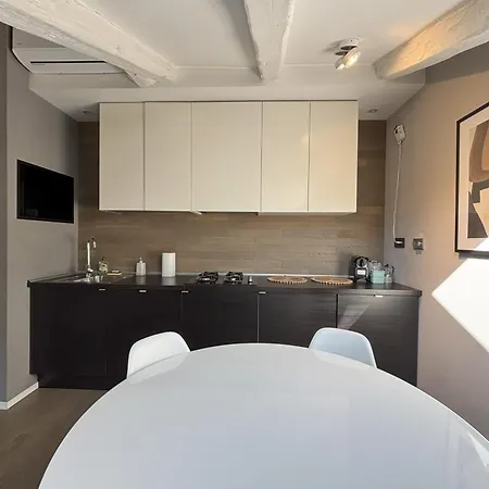 Rodolfo Valentino Loft * トリエステ